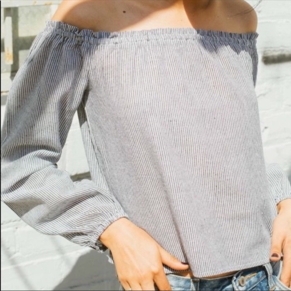 Brandy Melville off shoulder top